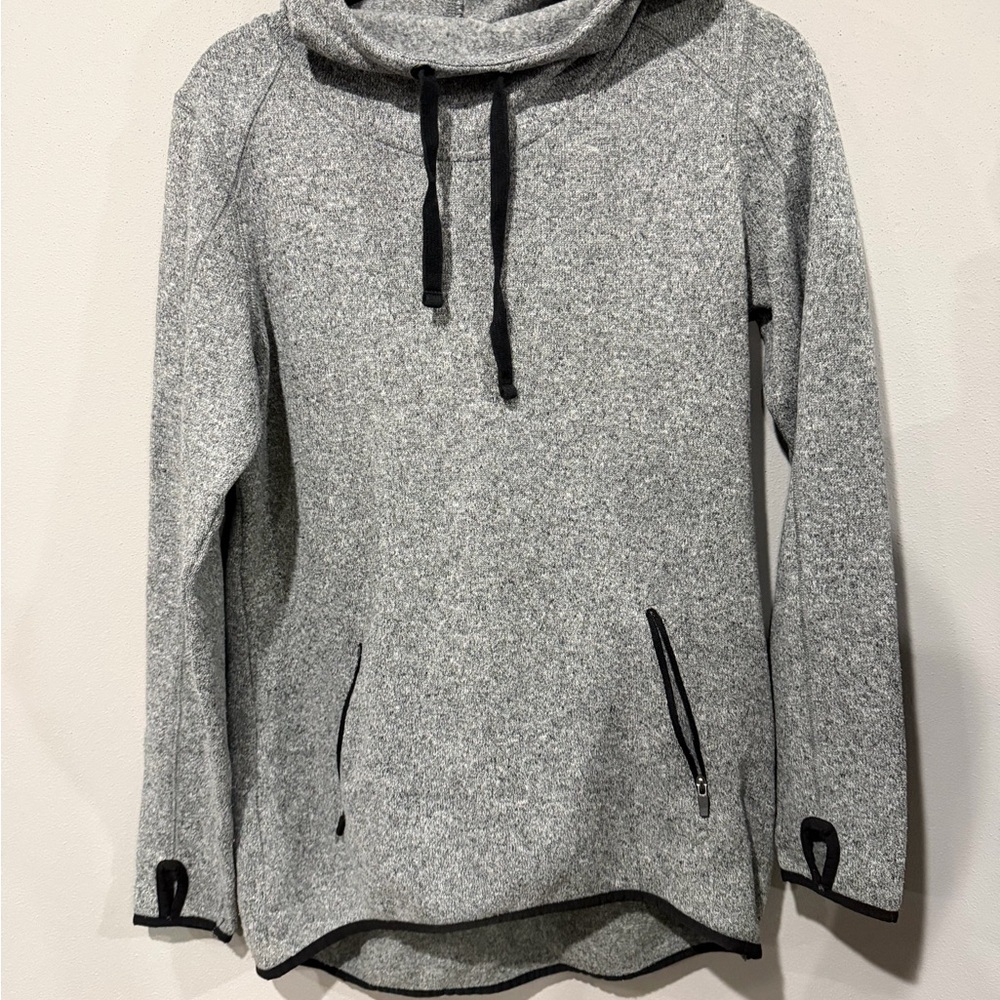 Old Navy Active Gray Funnel Neck Hoodie Thumbholes and zipper pockets in Medium